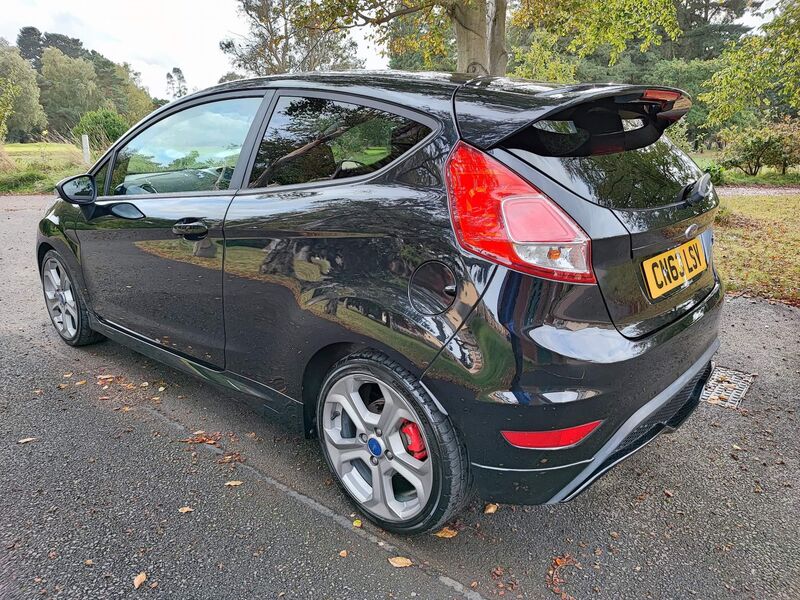 FORD FIESTA