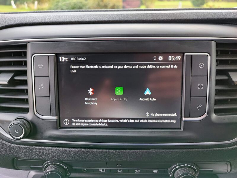 VAUXHALL VIVARO