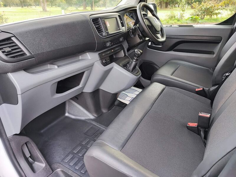 VAUXHALL VIVARO