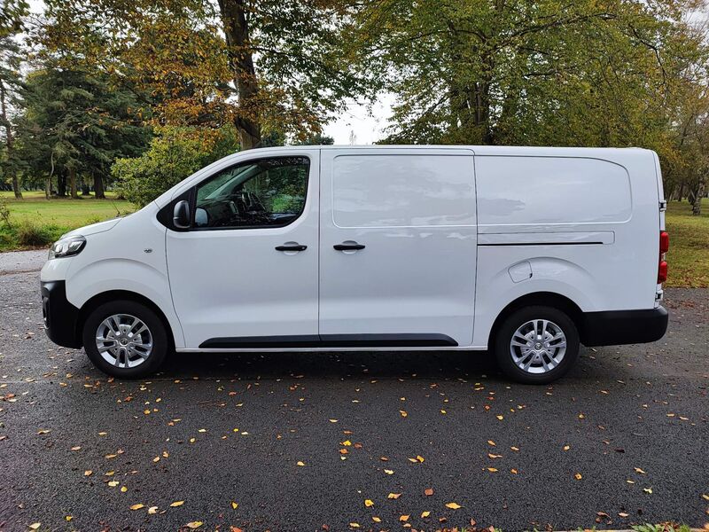 VAUXHALL VIVARO