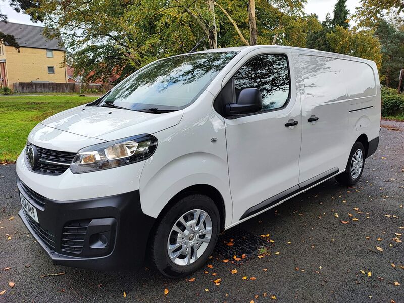 VAUXHALL VIVARO