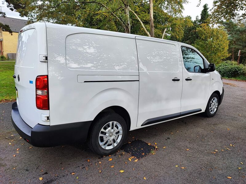 VAUXHALL VIVARO