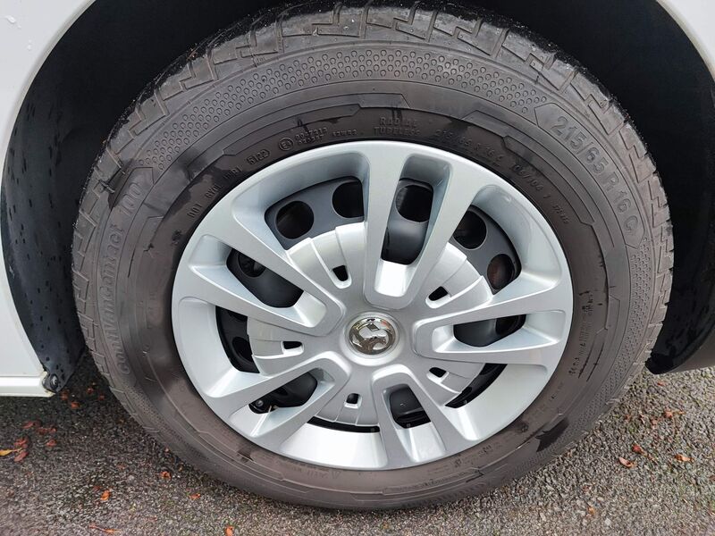 VAUXHALL VIVARO