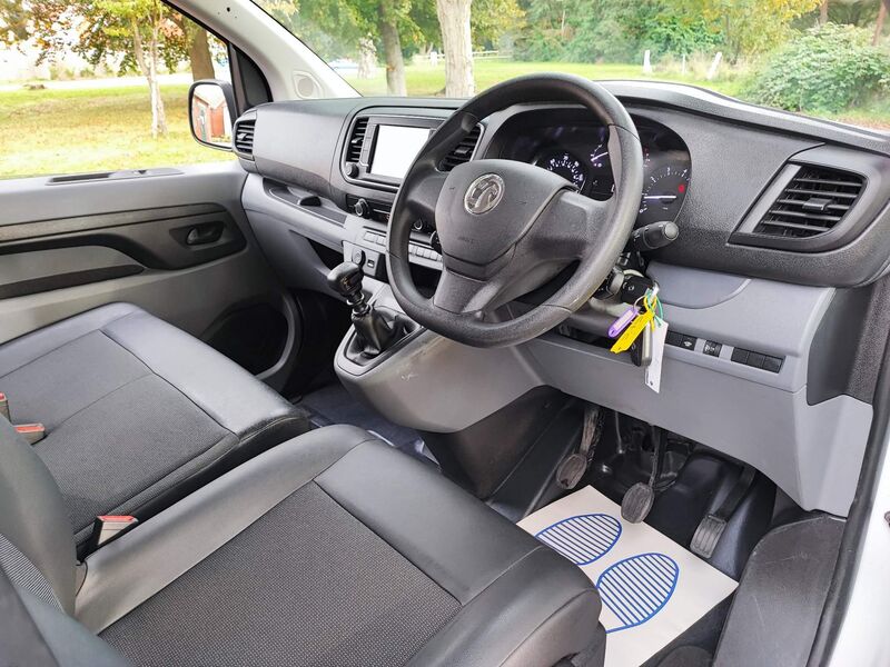 VAUXHALL VIVARO