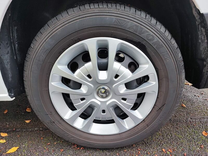 VAUXHALL VIVARO