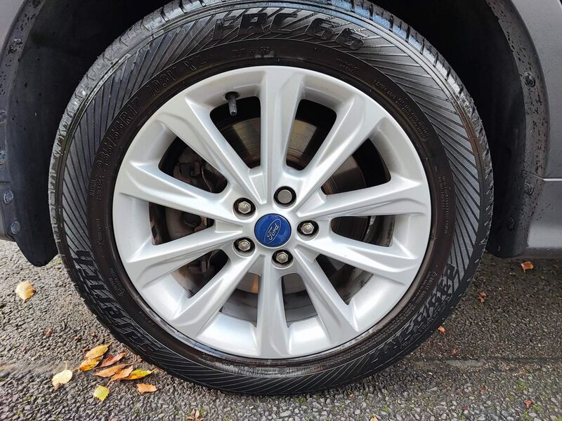 FORD KUGA