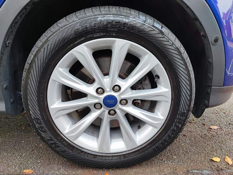 FORD KUGA