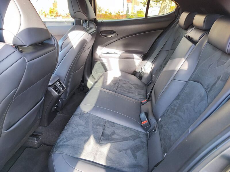 LEXUS UX 250H