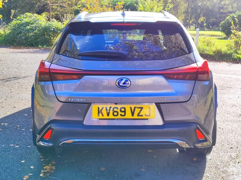 LEXUS UX 250H