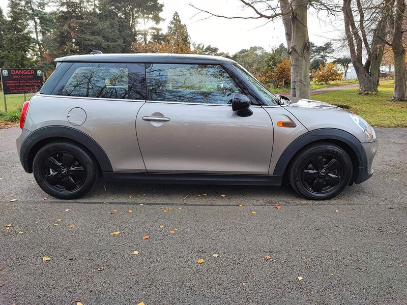 MINI HATCH
