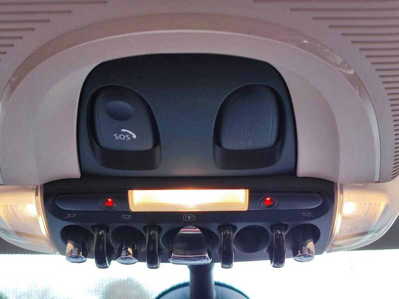 MINI HATCH