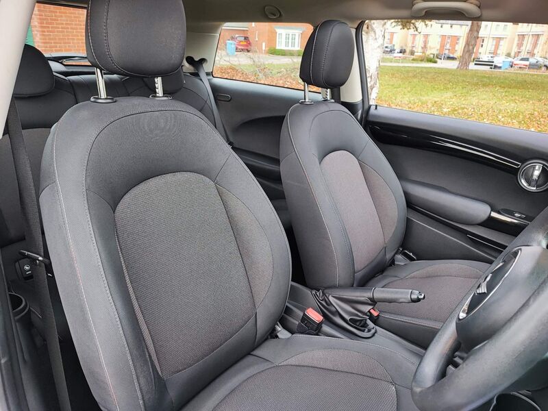 MINI HATCH