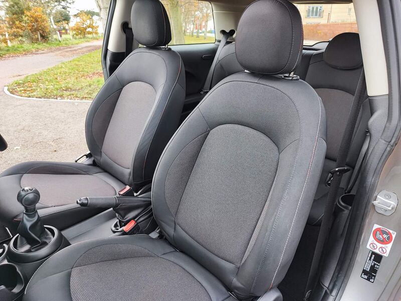 MINI HATCH