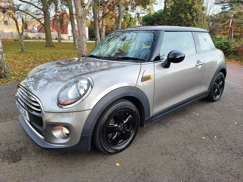 MINI HATCH
