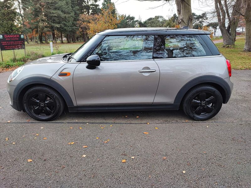 MINI HATCH