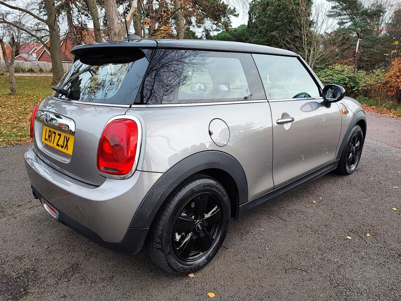 MINI HATCH