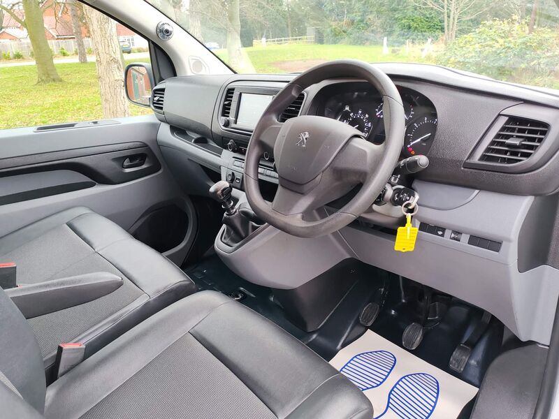 View PEUGEOT EXPERT 1.5 BlueHDi 1000 Professional Premium Long Panel Van LWB Euro 6 (s/s) 6dr