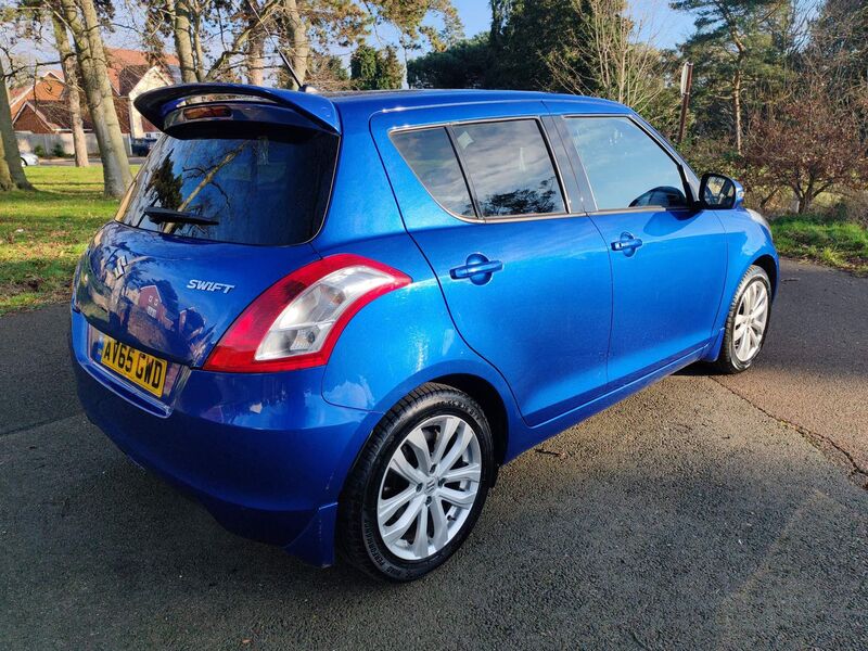 SUZUKI SWIFT