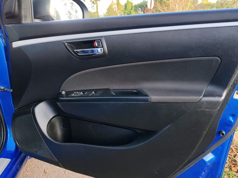 SUZUKI SWIFT