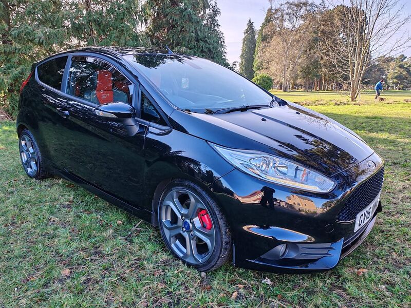 View FORD FIESTA 1.6T EcoBoost ST-3 Euro 6 3dr