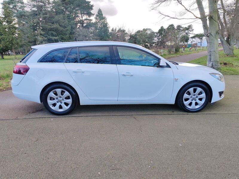 View VAUXHALL INSIGNIA 2.0 CDTi ecoFLEX SRi Sports Tourer Euro 5 (s/s) 5dr