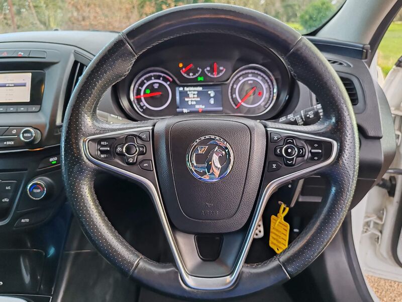 VAUXHALL INSIGNIA