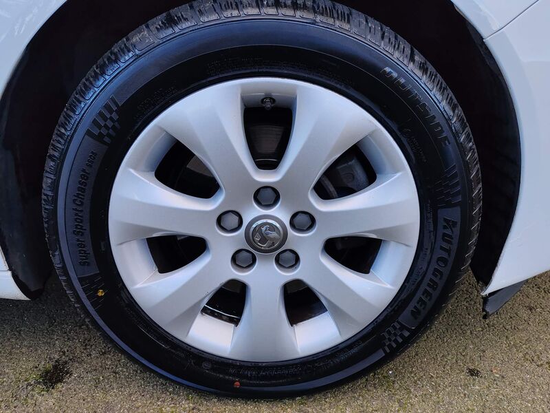 VAUXHALL INSIGNIA