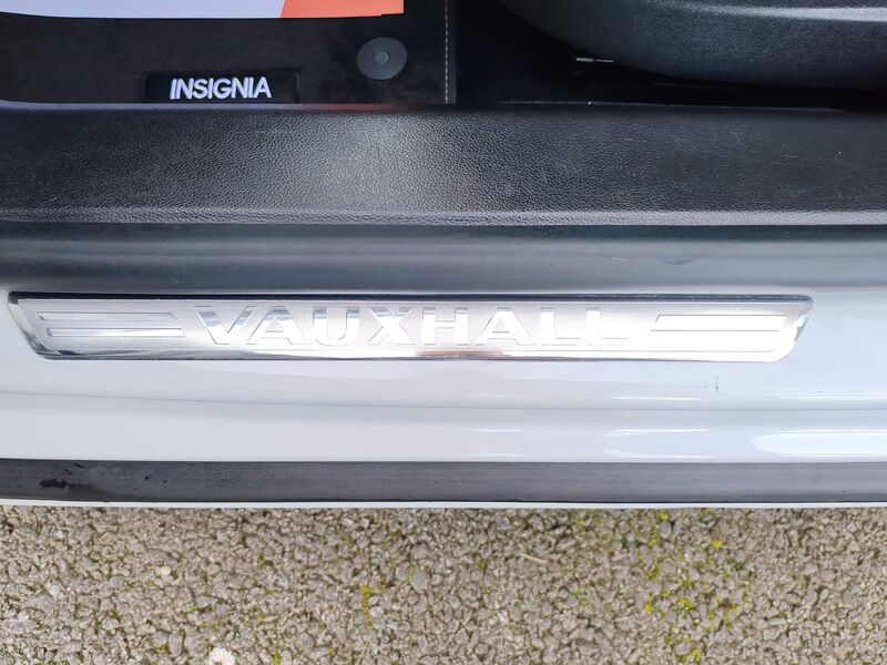 VAUXHALL INSIGNIA