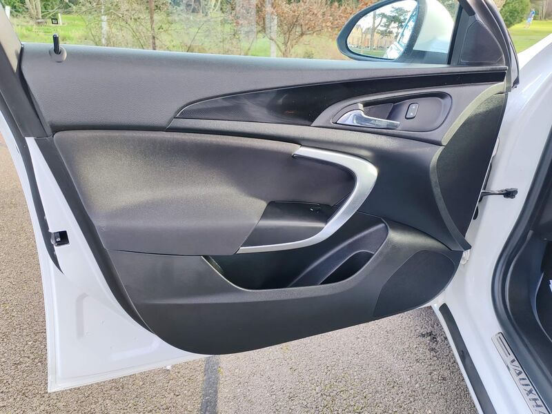 VAUXHALL INSIGNIA