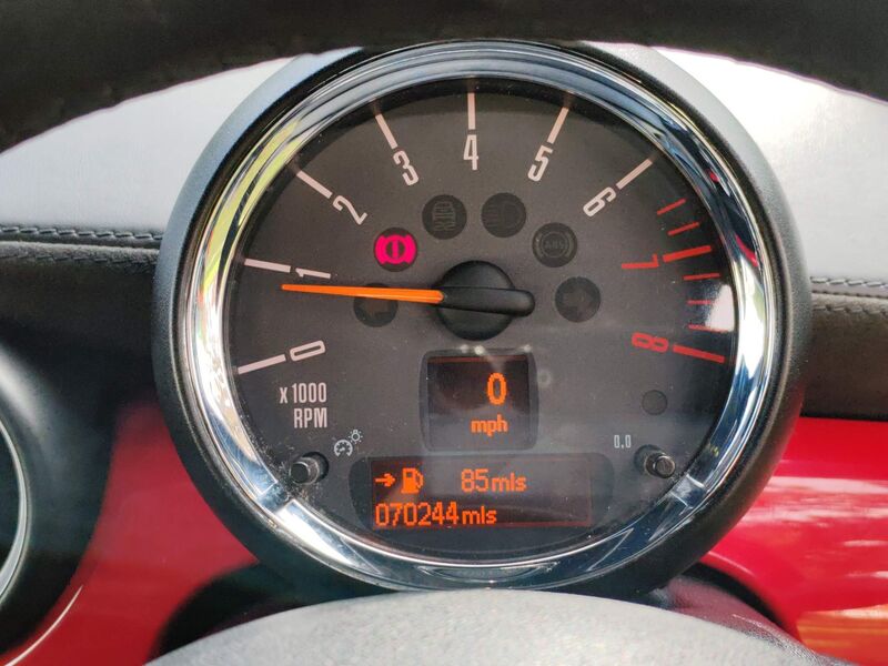 MINI HATCH