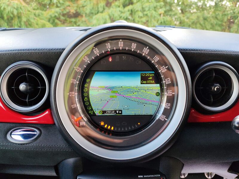 MINI HATCH