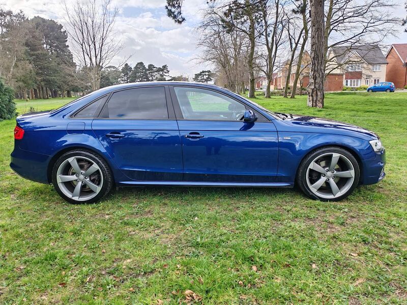 View AUDI A4 2.0 TDI Black Edition Euro 5 (s/s) 4dr