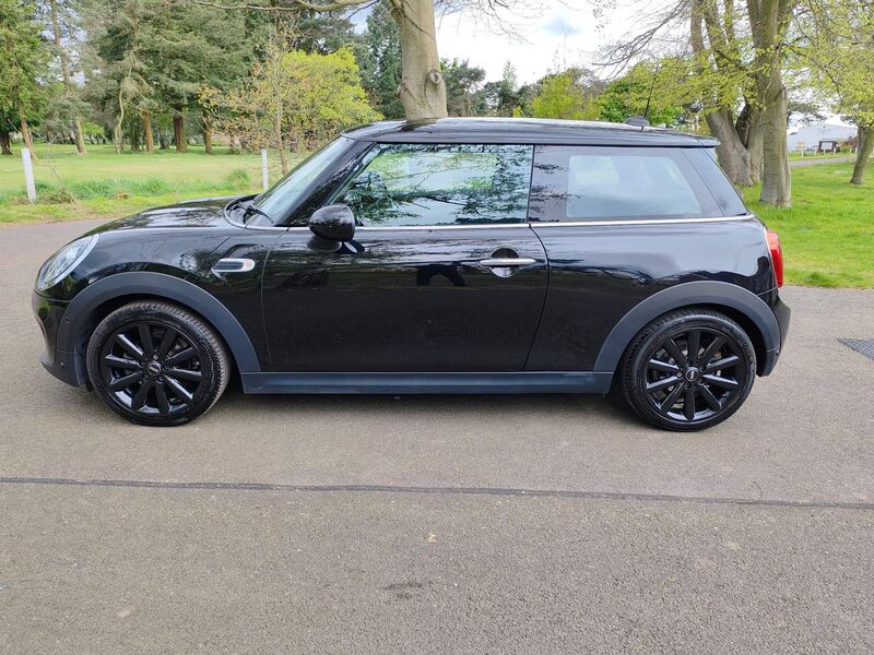 MINI HATCH