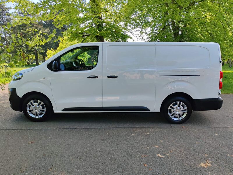 VAUXHALL VIVARO