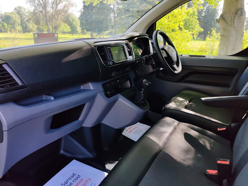 VAUXHALL VIVARO