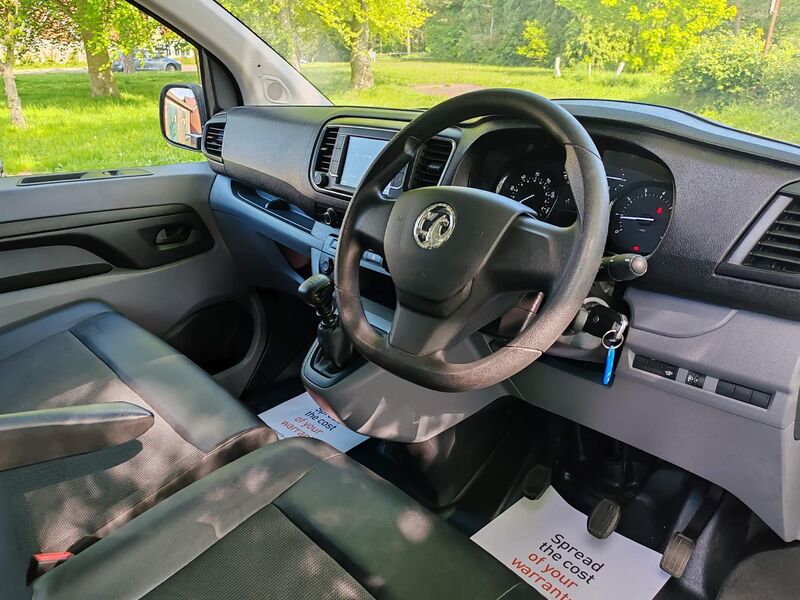 VAUXHALL VIVARO