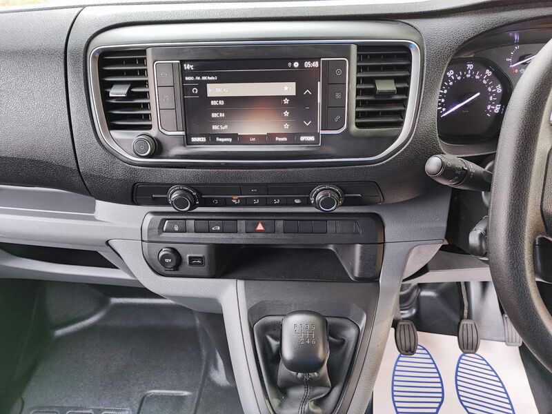 VAUXHALL VIVARO