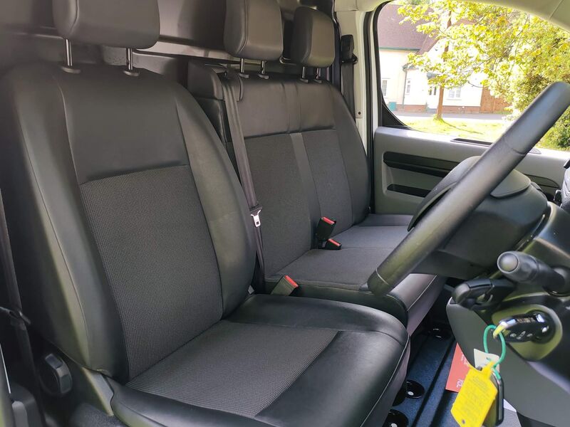 VAUXHALL VIVARO