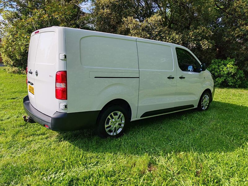 VAUXHALL VIVARO