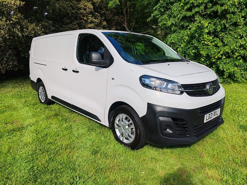 View VAUXHALL VIVARO 2.0 Turbo D 3100 Dynamic L2 H1 Euro 6 (s/s) 6dr