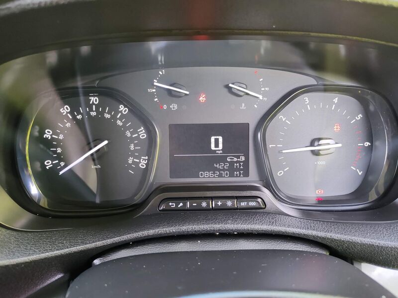 VAUXHALL VIVARO