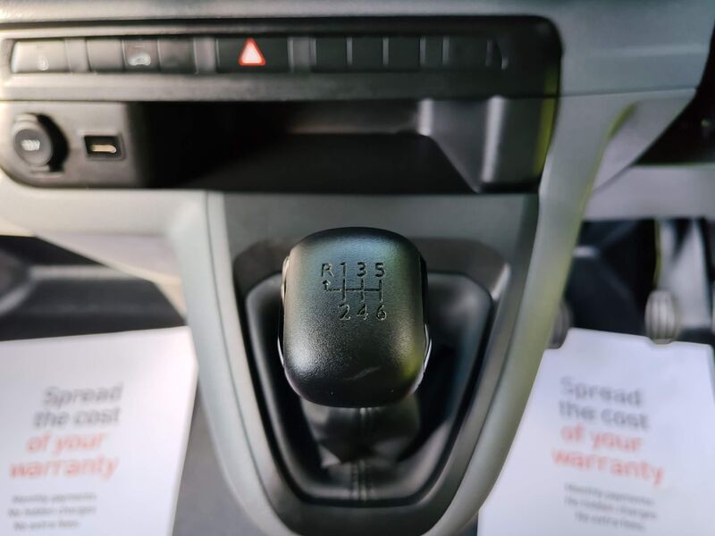 VAUXHALL VIVARO