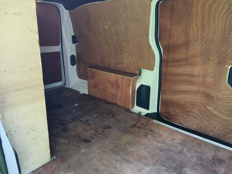VAUXHALL VIVARO