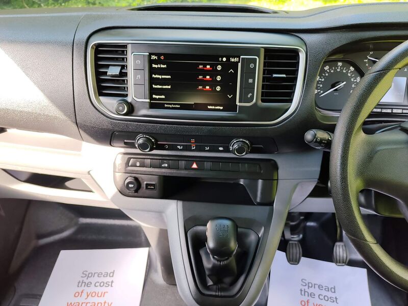 VAUXHALL VIVARO