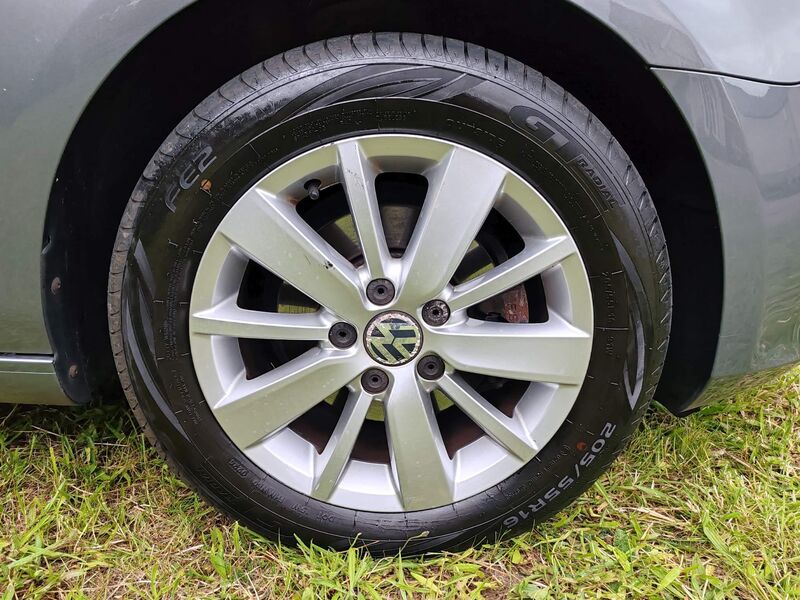 VOLKSWAGEN GOLF
