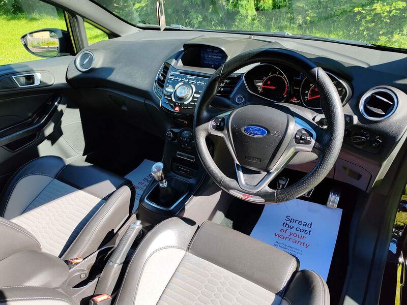 View FORD FIESTA 1.6T EcoBoost ST-3 Euro 6 3dr