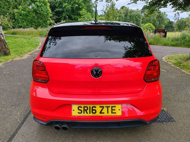 VOLKSWAGEN POLO