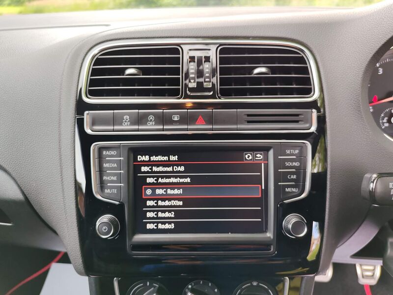 VOLKSWAGEN POLO