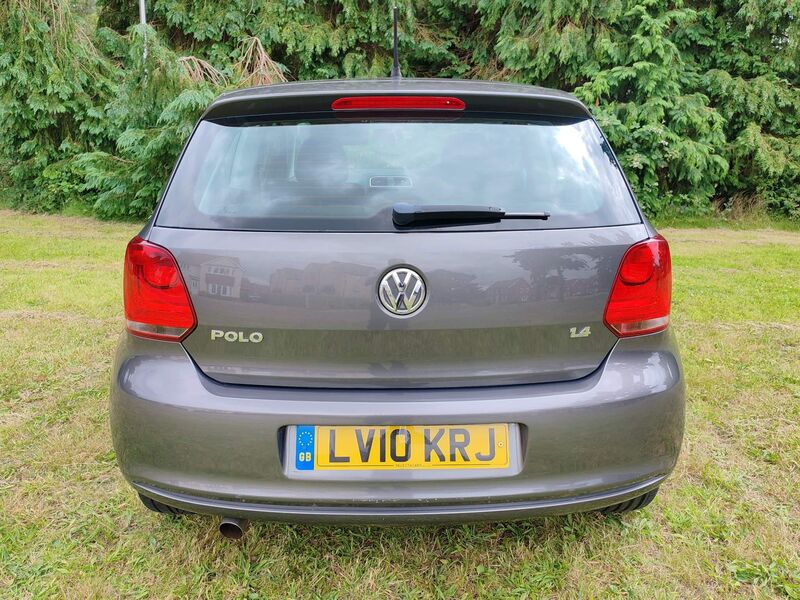 VOLKSWAGEN POLO