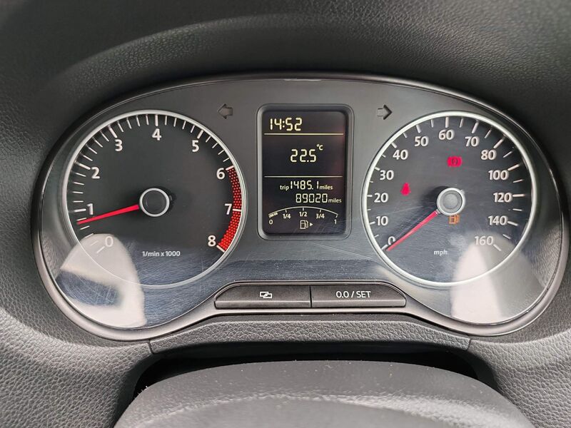 VOLKSWAGEN POLO